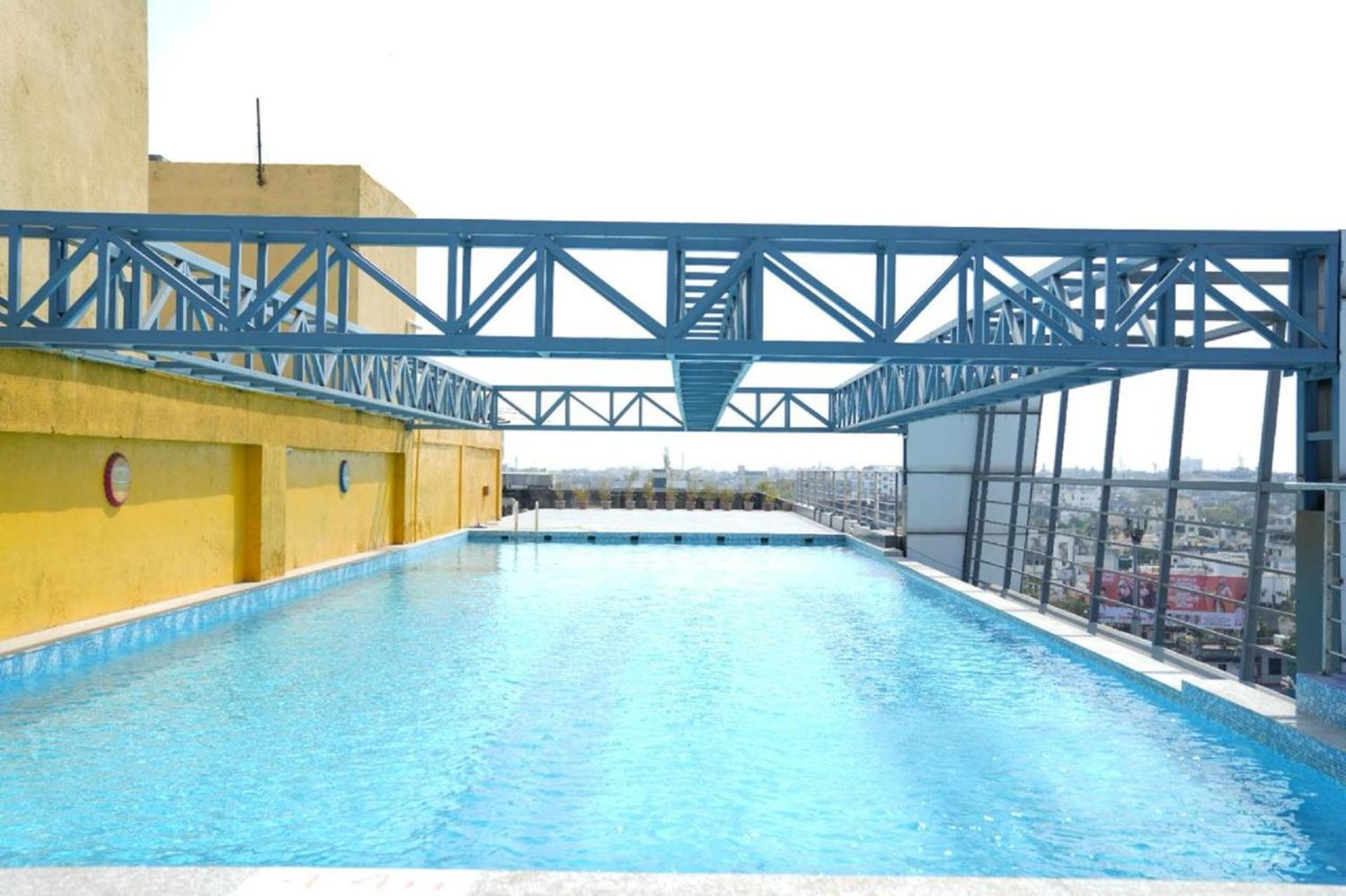 Regenta Central Hotel & Convention Centre נאגפור מראה חיצוני תמונה