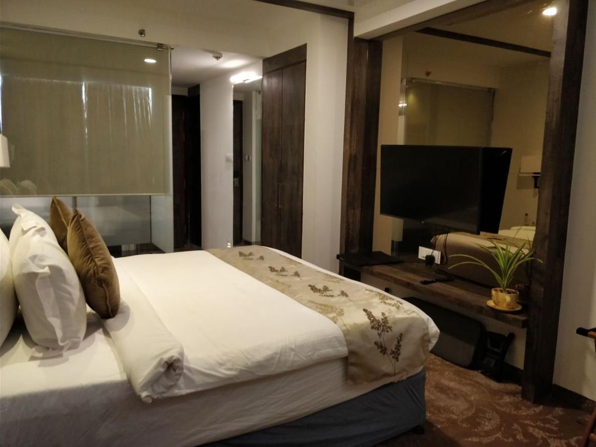 Regenta Central Hotel & Convention Centre נאגפור מראה חיצוני תמונה