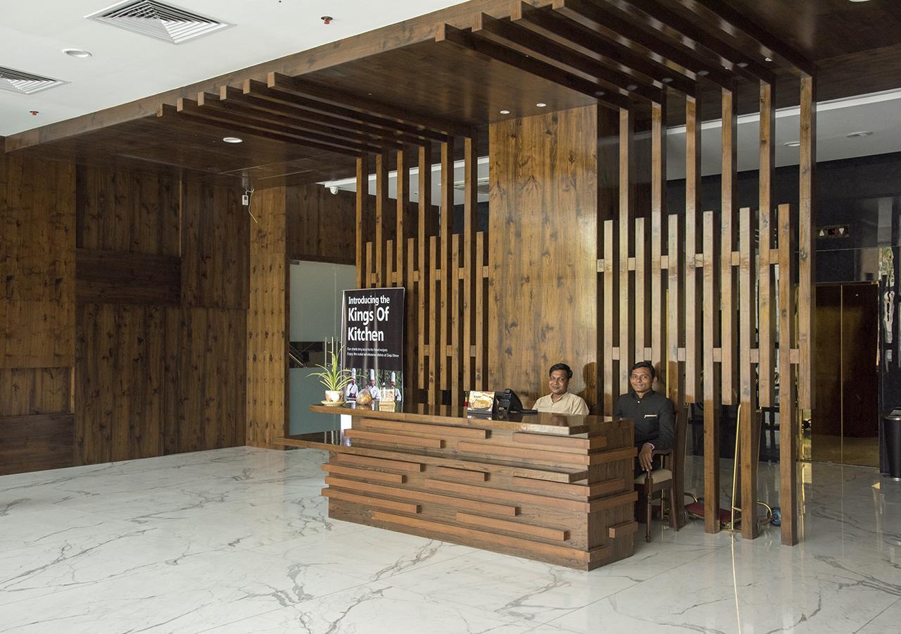 Regenta Central Hotel & Convention Centre נאגפור מראה חיצוני תמונה