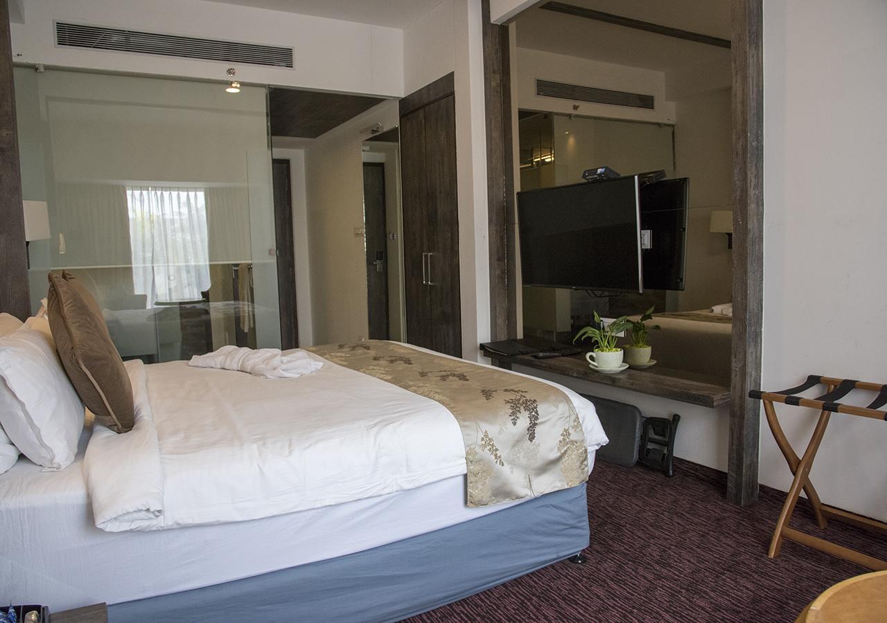Regenta Central Hotel & Convention Centre נאגפור מראה חיצוני תמונה