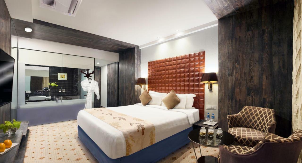 Regenta Central Hotel & Convention Centre נאגפור מראה חיצוני תמונה