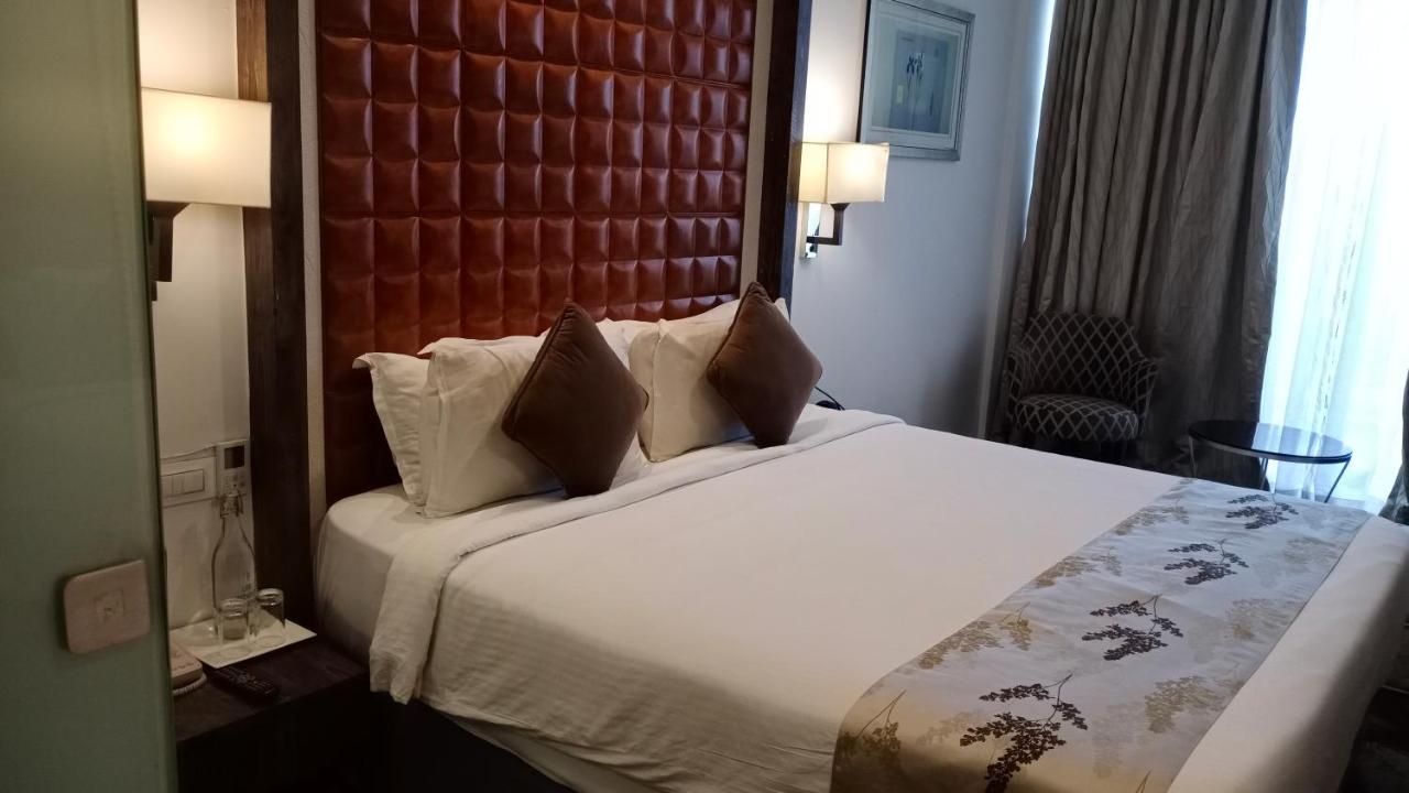 Regenta Central Hotel & Convention Centre נאגפור מראה חיצוני תמונה